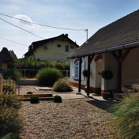 Apartmán Pintes 38 Dunaújváros Exteriér fotografie