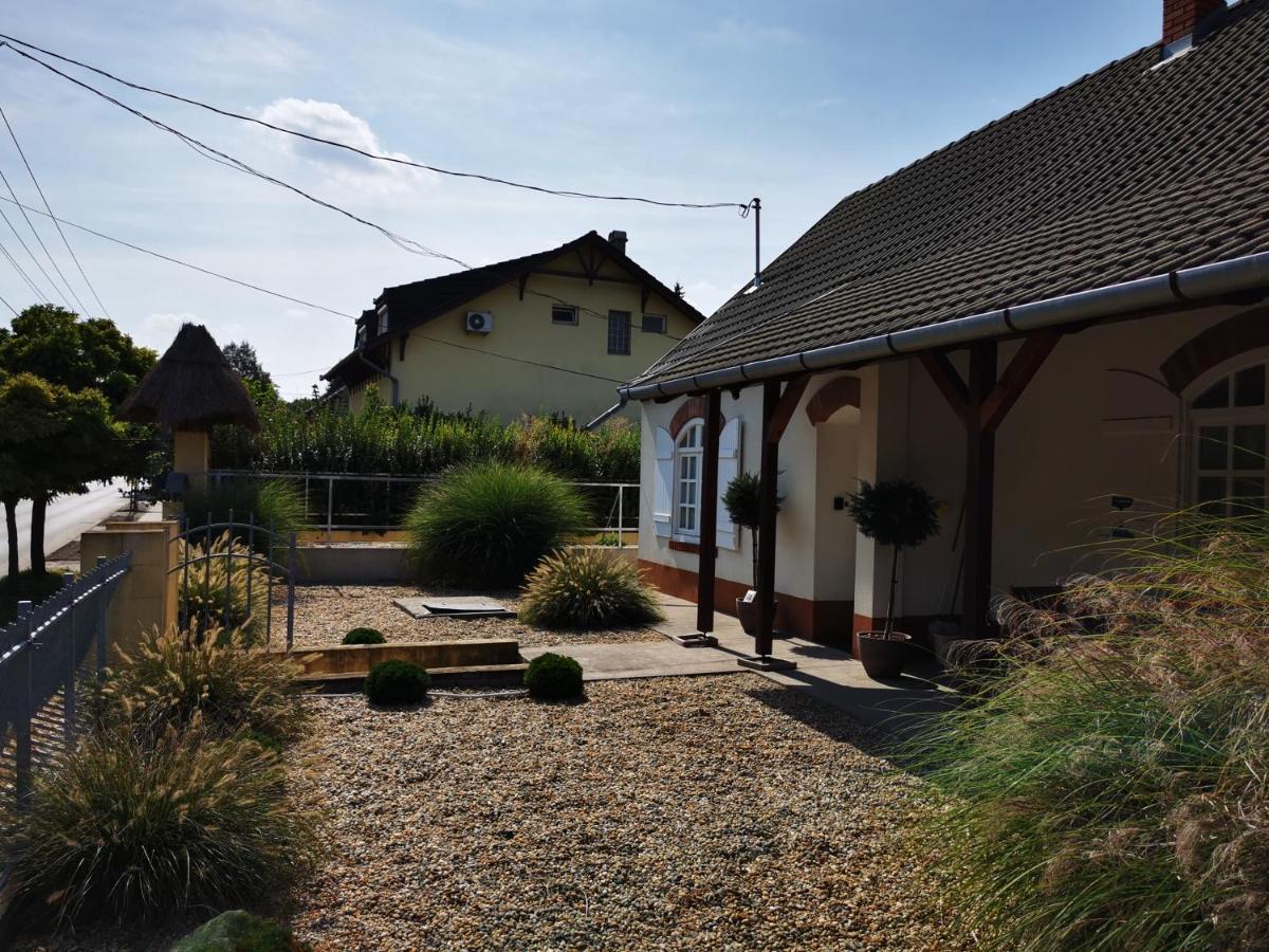 Apartmán Pintes 38 Dunaújváros Exteriér fotografie